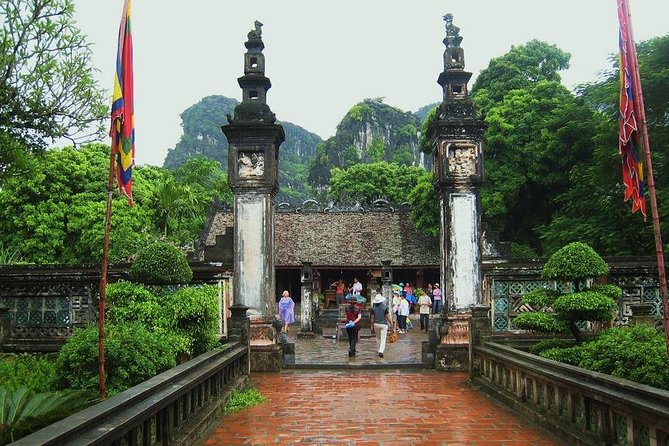 Round-Trip Hanoi to Ninh Binh Private Vehicle Charter - Hoa Lu ancient area and flexible sightseeing