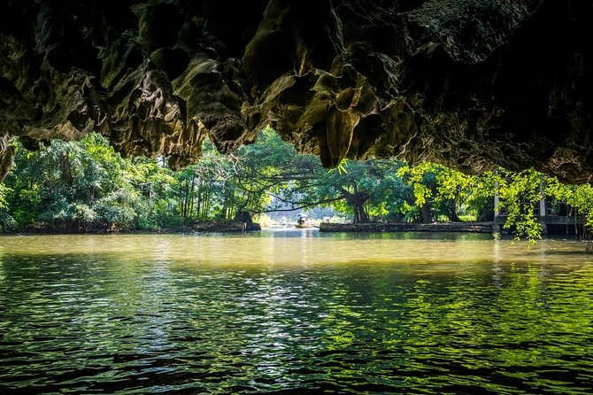 Round-Trip Hanoi to Ninh Binh Private Vehicle Charter - What the driver service is really like