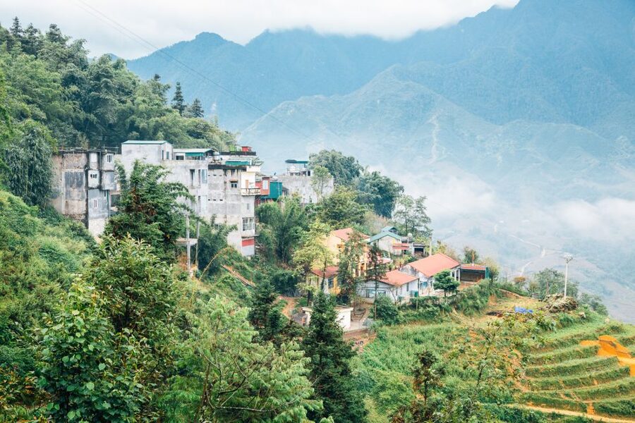 Sapa: 3-Day, 3-Night Trek and Hotel with Overnight Train - Day 3: Red Dao villages, bamboo, and the rattan bridge