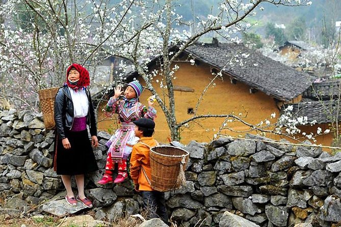 Sapa 3 Days 2 Nights Trekking Tour From Hanoi (2 Nights in Hotel) - The Muong Hoa Valley walk to Lao Chai and Ta Van