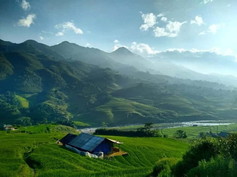 Sapa: Muong Hoa Mountain Views and Villages Trek with Lunch - Lunch in a small family-run restaurant