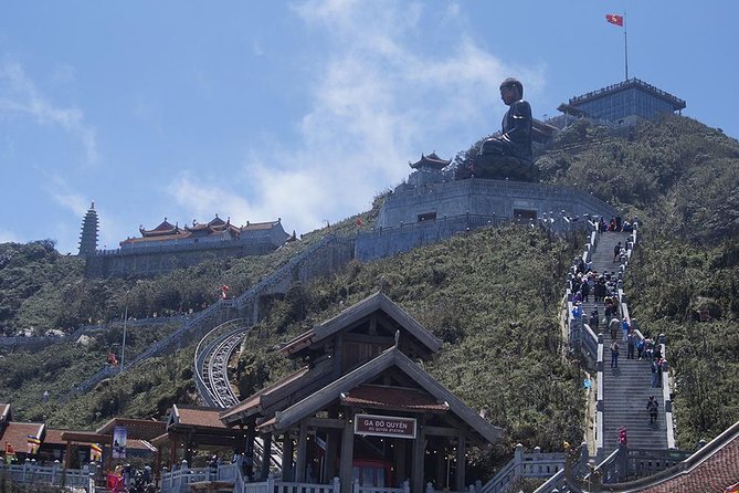Sapa Trek Tours -2D1N Stay At 3*** -TRANSFER BY SLEEPING BUS - The 5-kilometer walk to Y Linh Ho