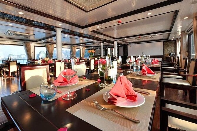 Sapphire Cruise 3 Days Tour into Halong Bay (2 Nights on Boat ) - Day three: quiet morning views and the return to Hanoi