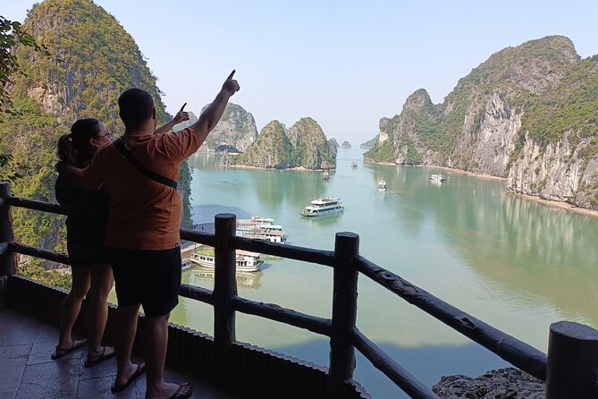 Shore Excursion: Amazing Day Cruise at Ha Long Bay - Luon Cave by kayak or bamboo boat