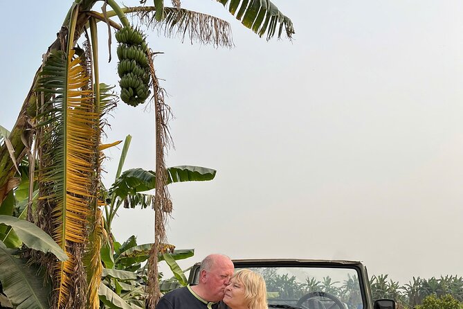 Small Group Hanoi Jeep Tour All Inclusive - Lakeside roads on Thanh Nien Street