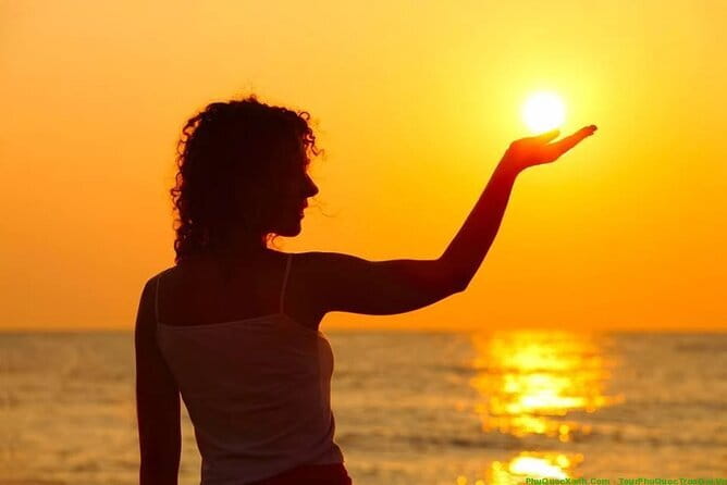 Sunset Tour in Lan Ha Bay | 4-star Daiichi Cruise - Why the afternoon light works so well in Lan Ha Bay