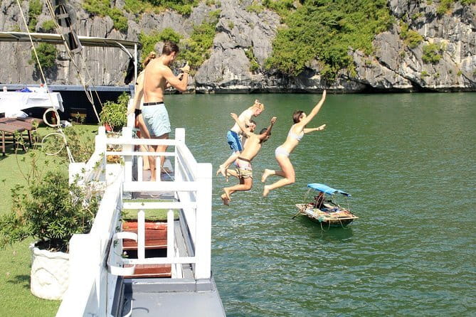 Sunset Tour in Lan Ha Bay | 4-star Daiichi Cruise - The Sunset Party on the Daiichi Cruise