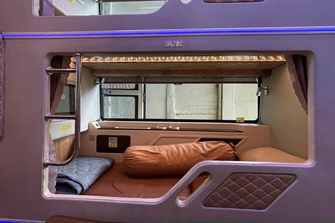 Tam Coc , Ninh Binh To Hue VIP 20 Cabin Sleeping Bus - The 8 pm stop at Com Hue Restaurant
