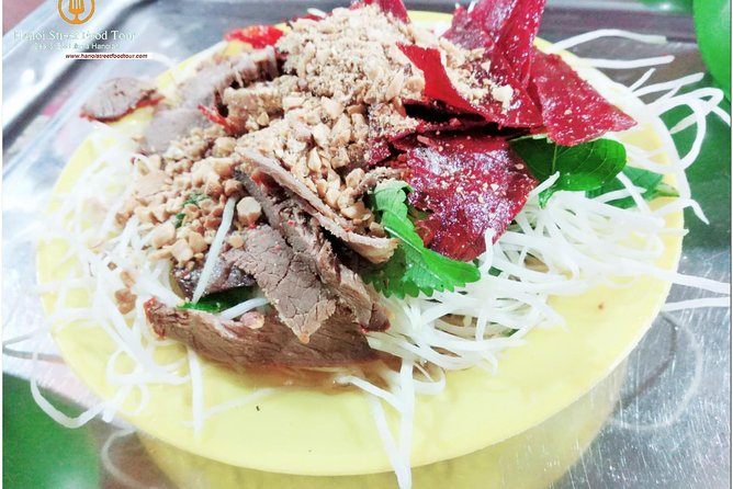 Tasting 8 Different Hanoi Street Foods at Noon Time - Who will get the most from this experience?