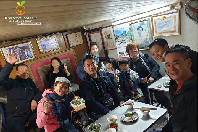 Tasting 8 Different Street Foods + Local Drink at Evening Time by Walking - Six to eight tastings that make up dinner