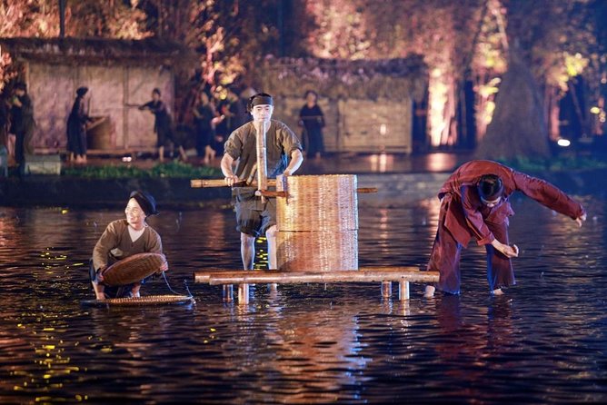 The Quintessence of Tonkin Show - CNN News "MUST-SEE IN HANOI" - Two groups of performers bring different strengths