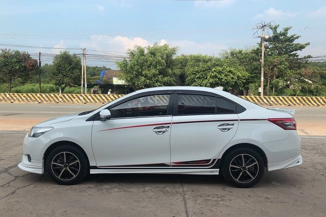 (TOP) Private car: Hanoi/Noi Bai Airport (HAN) from/to SaPa - The driver experience: courteous service, variable English