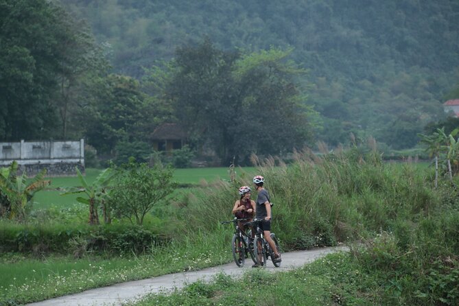 Trang An and Bich Dong Luxury Small Group Tour with Cycling - Lunch with a Vietnamese yin-yang balance