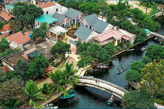 Trang An and Bich Dong Luxury Small Group Tour with Cycling - A comfortable ride from Hanoi, with one timing warning