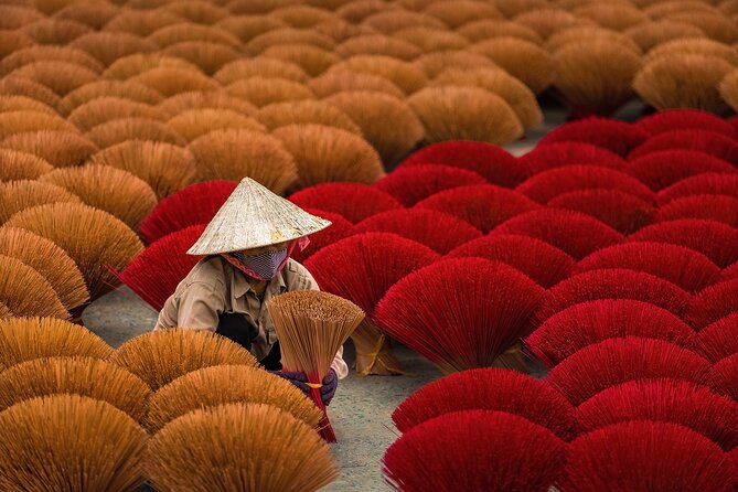Ultimate Quang Phu Cau Photo Experience - Photographing the red incense fields