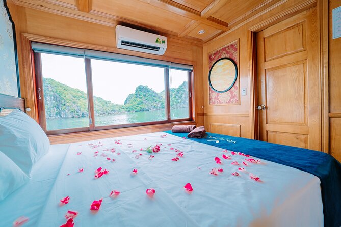 Venezia cruises in less tourist areas with small group - Kayaking and swimming near Ba Trai Dao