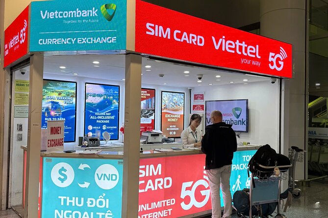 Vietnam 7 Day 30GB Tourist SIM Rental - Installation, phone fit, and staff support