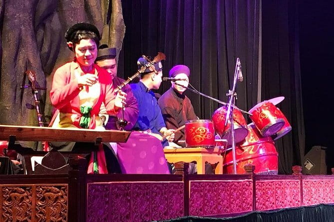 Vietnam: Thang Long Water Puppet Show - Choosing a seat and understanding the theater visit