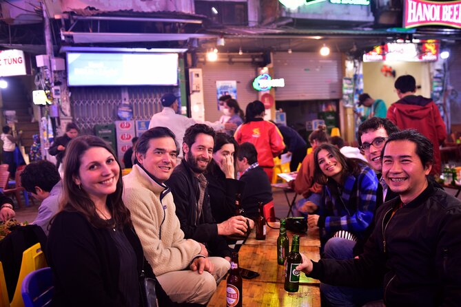 Walking Street Food Tour and Hidden Music - What Duc’s guiding style may be like